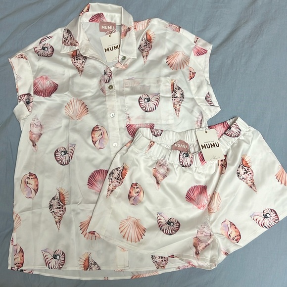 Show Me Your MuMu Other - NWT Show Me Your MuMu Seashell Print Pajama Set - White and Pink